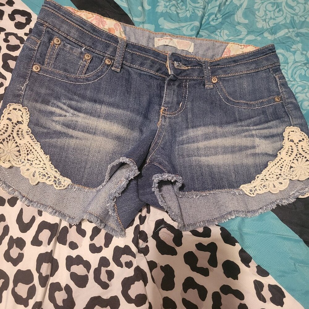 Detail pockets